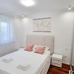 Apartman Maslina House - Family 2 With Pool *