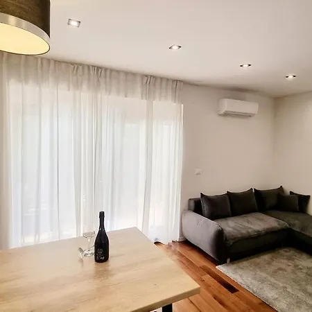 Apartment Maslina House - Family 2 With Pool *